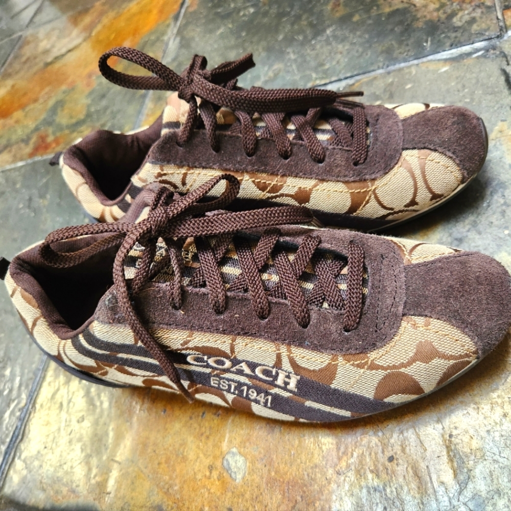 Coach sneakers in Excellent condition, size 6.5